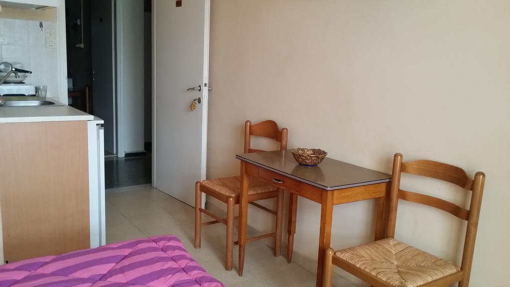 Foivos Hotel Lutrá Edipszú Kültér fotó